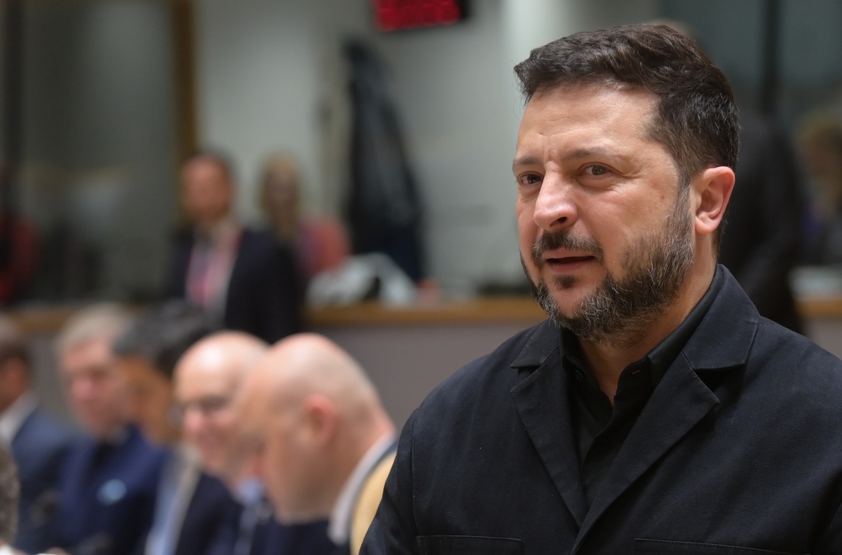 Zelenskiy Kiev’e 21 füze atıldığını, 12 bölgede 2 kişinin öldüğünü açıkladı