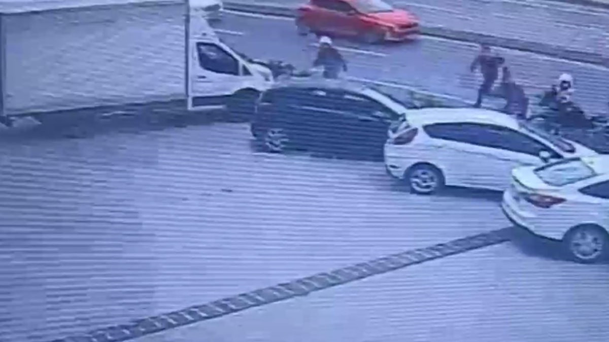 İstanbul’da polis ekiplerinden kaçan kişinin üzerinden uyuşturucu madde çıktı