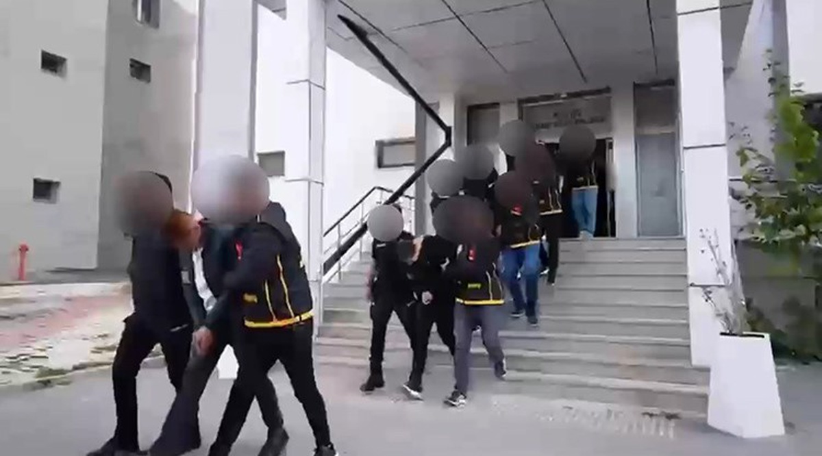 Van’da 2.359.884.154,82 TL’lik şüpheli para operasyonunda 14 şüpheliden 11’i tutuklandı